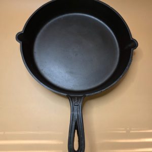 Semi Fancy Handle Gate Marked Cast Iron Skillet