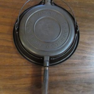 Antique Cast Iron "Wagner" Waffle Iron #9